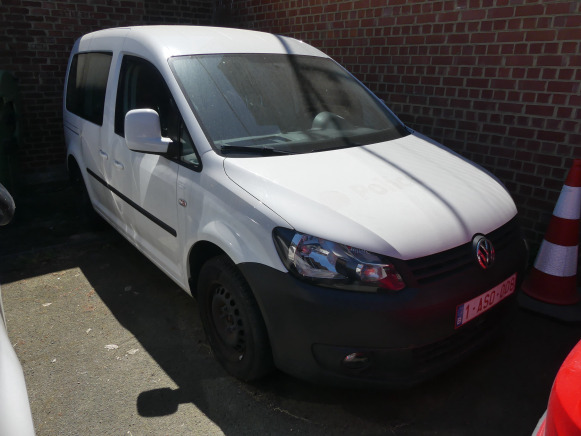 Voiture Volkswagen Caddy - Binek araba: fotoğraf 1 Voiture Volkswagen Caddy - Binek araba: fotoğraf 1