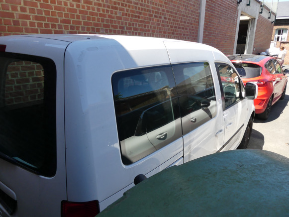 Voiture Volkswagen Caddy - Binek araba: fotoğraf 3 Voiture Volkswagen Caddy - Binek araba: fotoğraf 3