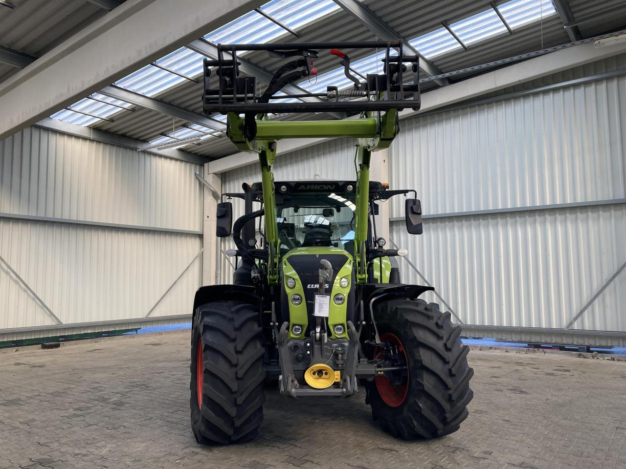 CLAAS Arion 660 C Matic - Traktör: fotoğraf 4 CLAAS Arion 660 C Matic - Traktör: fotoğraf 4