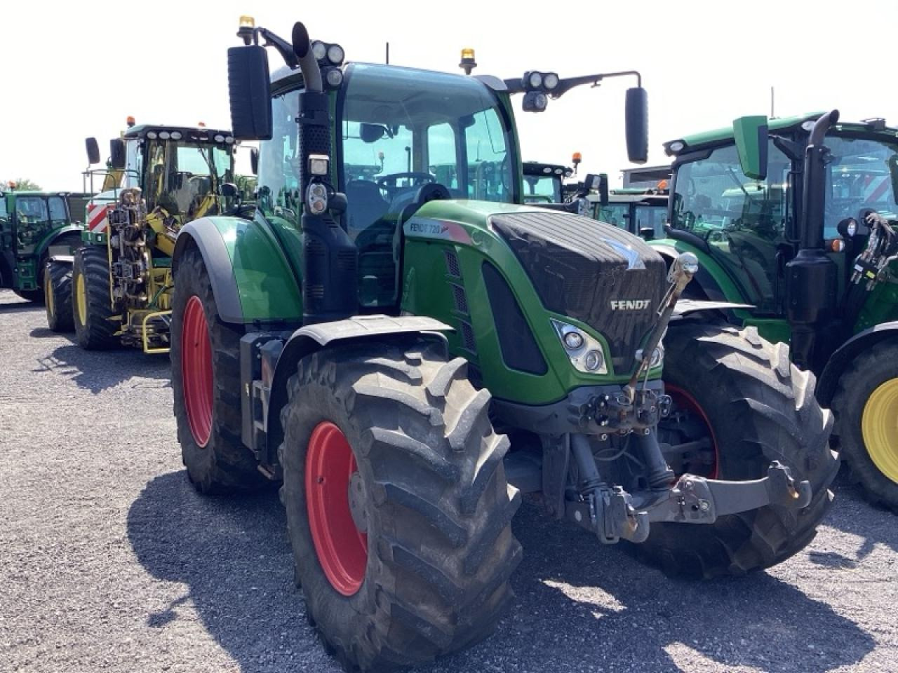 Fendt 720 Vario Profi Plus - Traktör: fotoğraf 2 Fendt 720 Vario Profi Plus - Traktör: fotoğraf 2