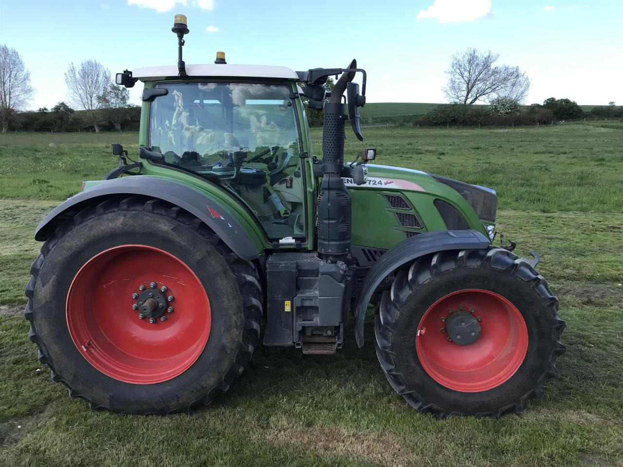 Fendt 724 Vario - Traktör: fotoğraf 2 Fendt 724 Vario - Traktör: fotoğraf 2
