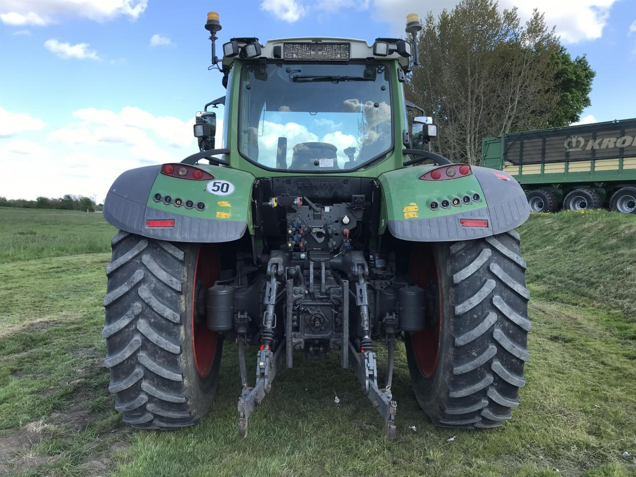 Fendt 724 Vario - Traktör: fotoğraf 5 Fendt 724 Vario - Traktör: fotoğraf 5