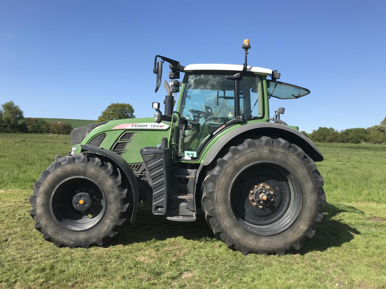 Fendt 724 Vario Profi Plus - Traktör: fotoğraf 1 Fendt 724 Vario Profi Plus - Traktör: fotoğraf 1