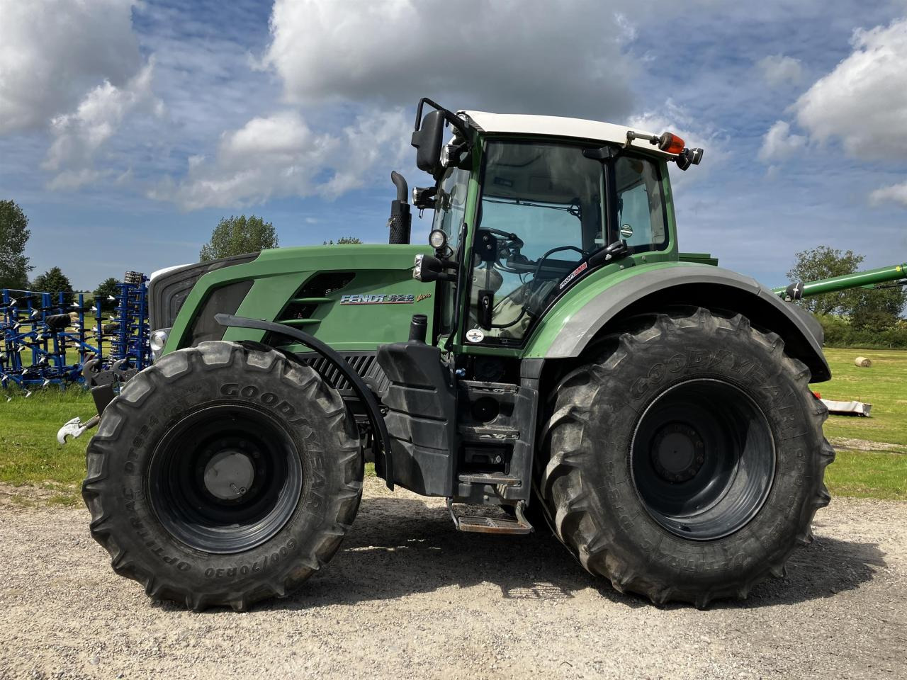 Fendt 828 Vario Profi Plus - Traktör: fotoğraf 1 Fendt 828 Vario Profi Plus - Traktör: fotoğraf 1