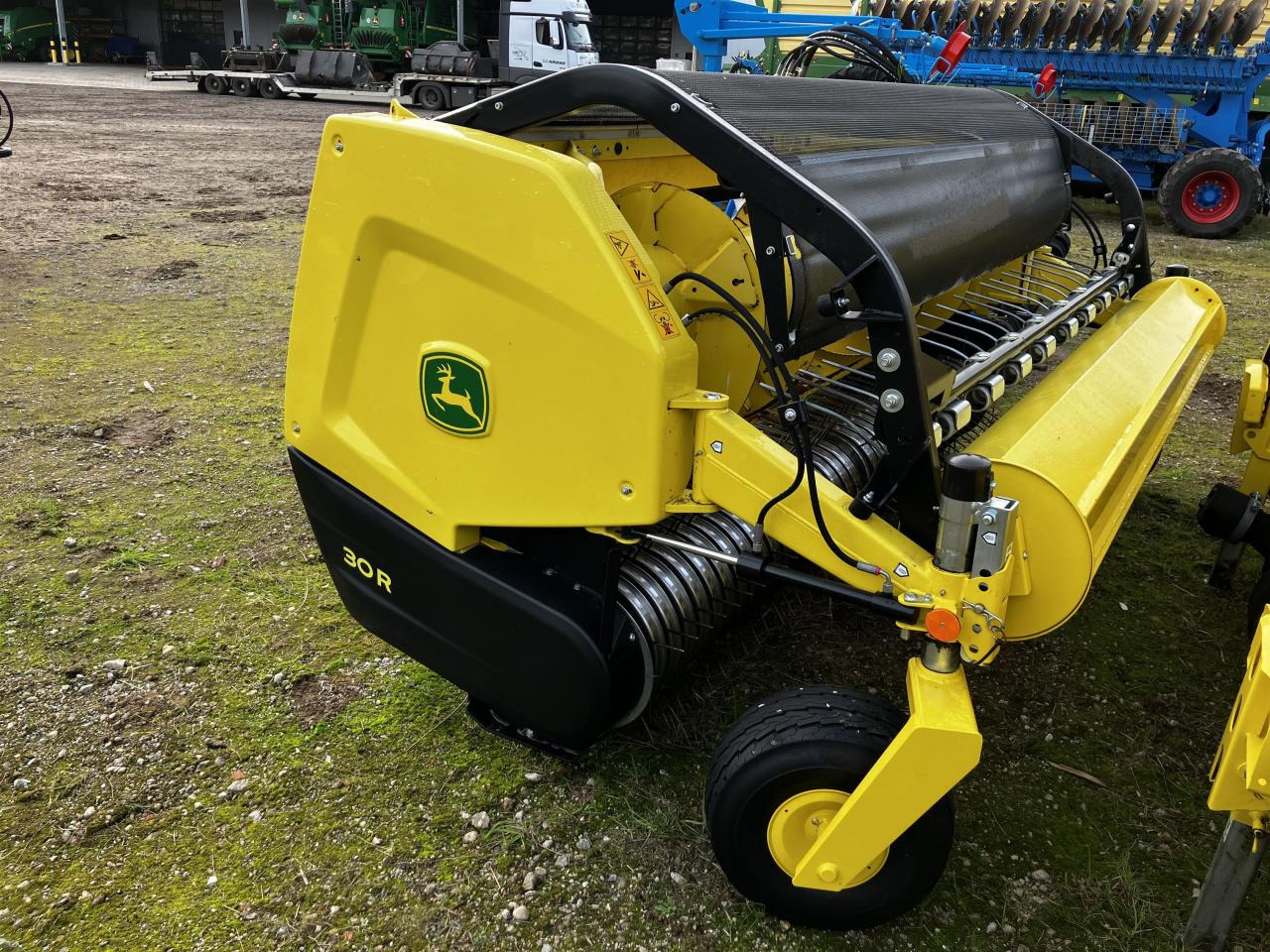 John Deere 30R - Silaj makinesi aksesuarları: fotoğraf 4 John Deere 30R - Silaj makinesi aksesuarları: fotoğraf 4