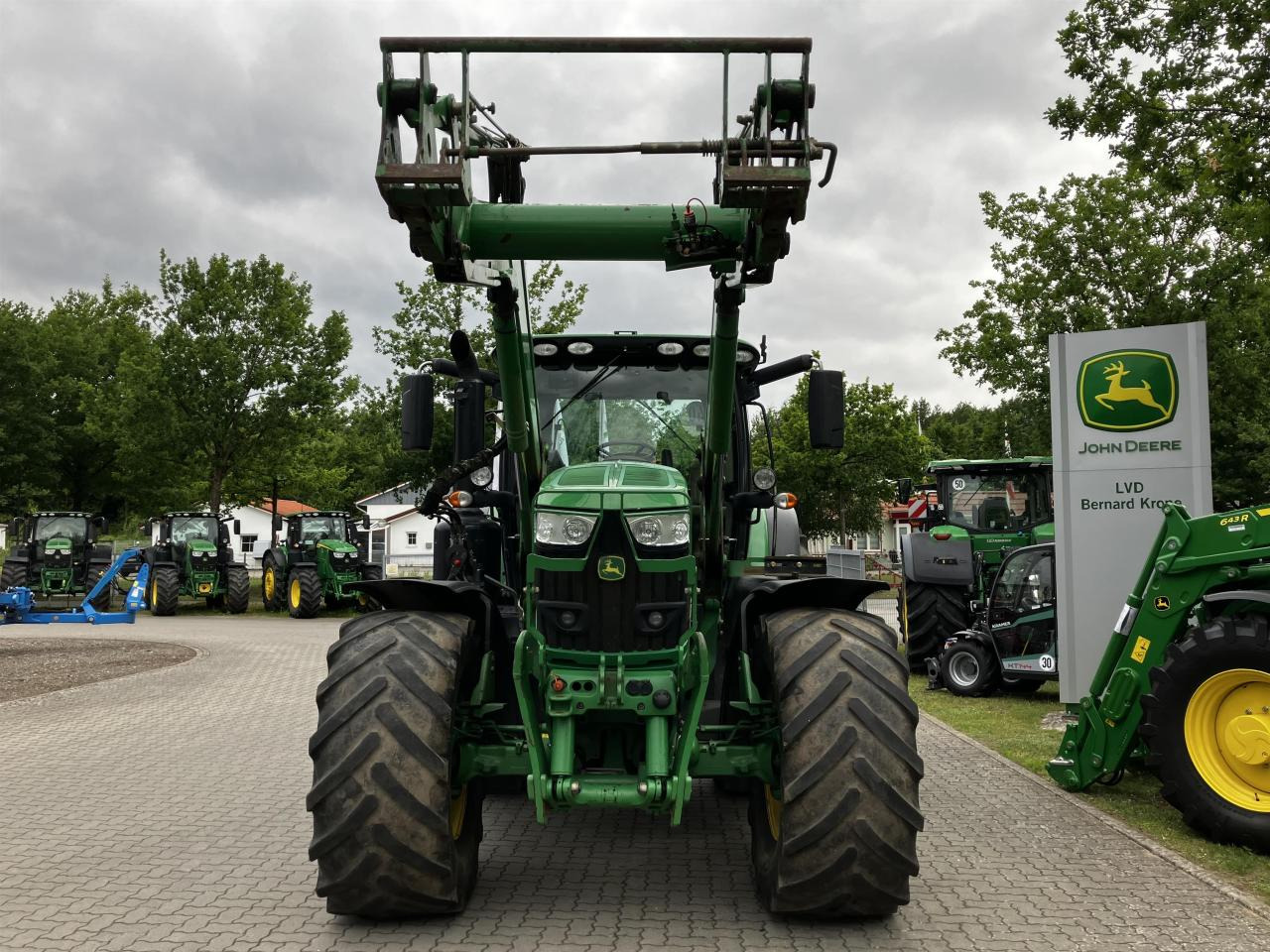 John Deere 6215R - Traktör: fotoğraf 3 John Deere 6215R - Traktör: fotoğraf 3
