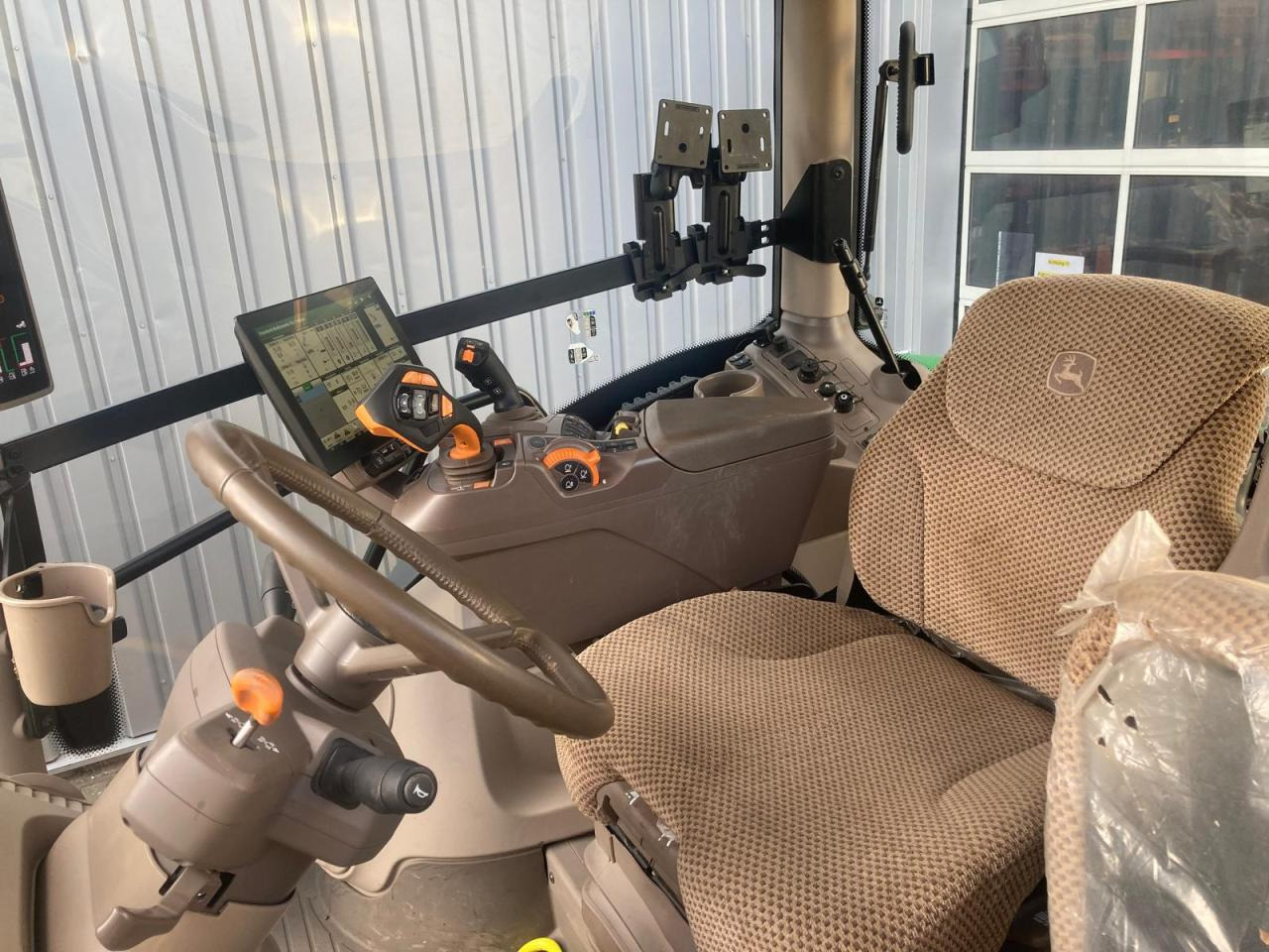 John Deere 6R 155 - Traktör: fotoğraf 5 John Deere 6R 155 - Traktör: fotoğraf 5