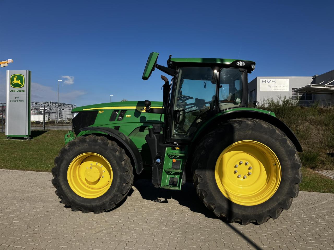 John Deere 6R 185 - Traktör: fotoğraf 1 John Deere 6R 185 - Traktör: fotoğraf 1