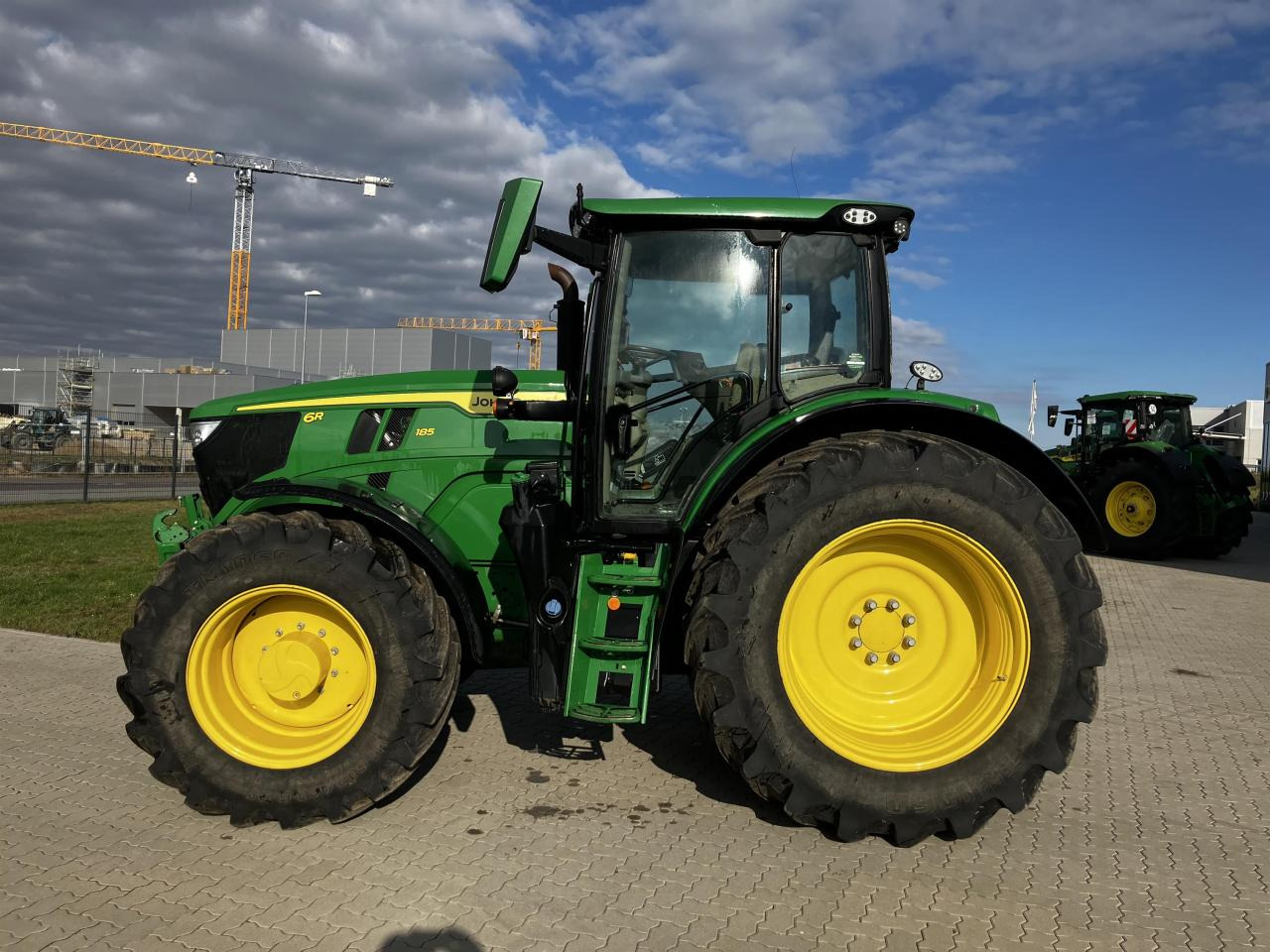 John Deere 6R 185 - Traktör: fotoğraf 1 John Deere 6R 185 - Traktör: fotoğraf 1