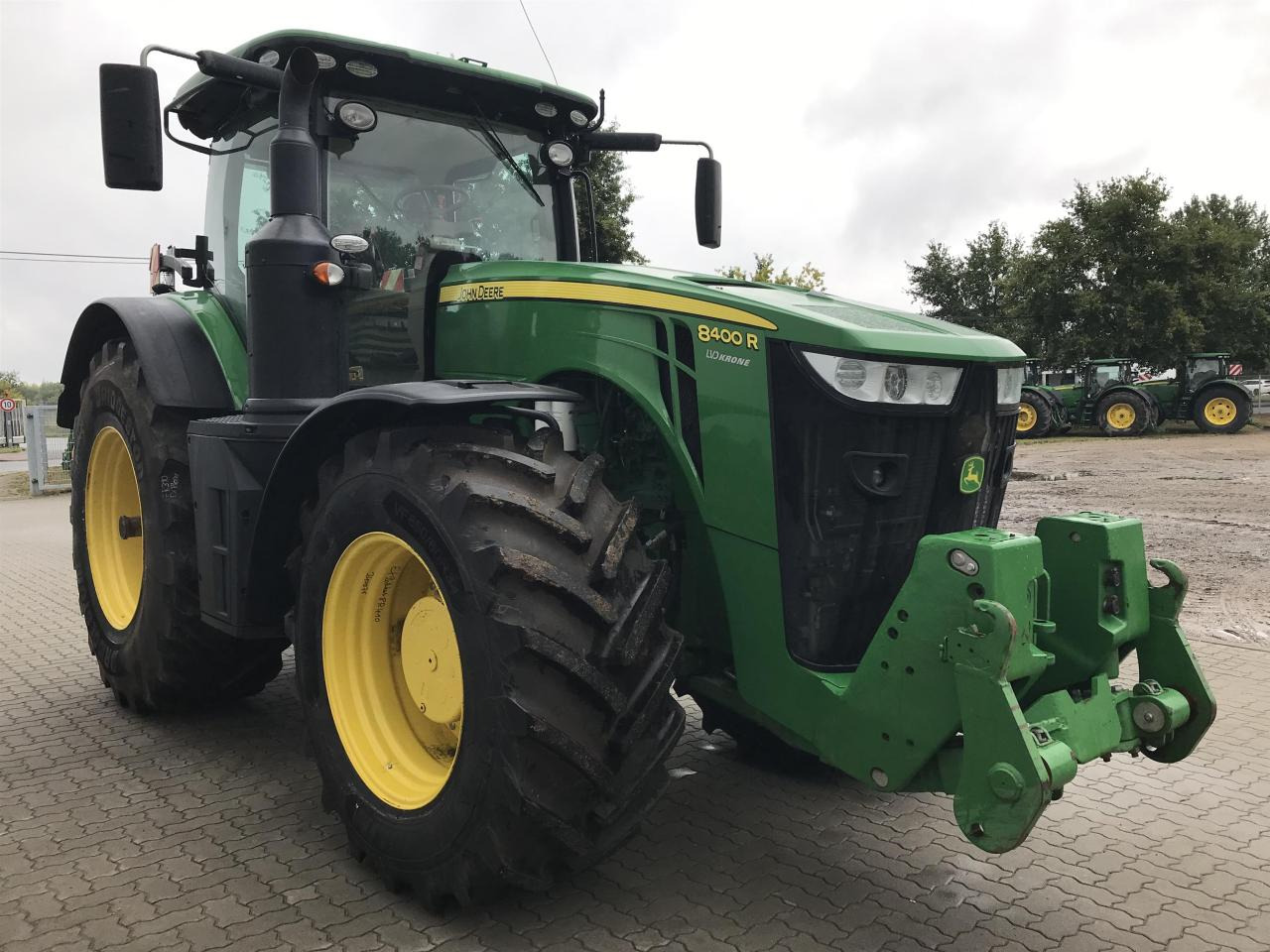 John Deere 8400R - Traktör: fotoğraf 2 John Deere 8400R - Traktör: fotoğraf 2