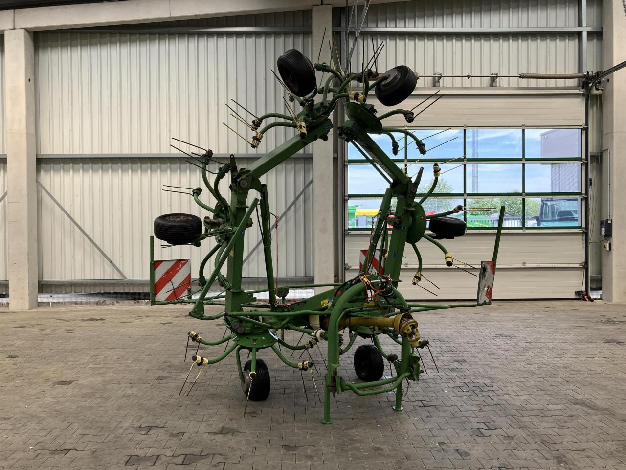 Krone KW 7.70/6x7 - Ot toplama tırmığı: fotoğraf 2 Krone KW 7.70/6x7 - Ot toplama tırmığı: fotoğraf 2