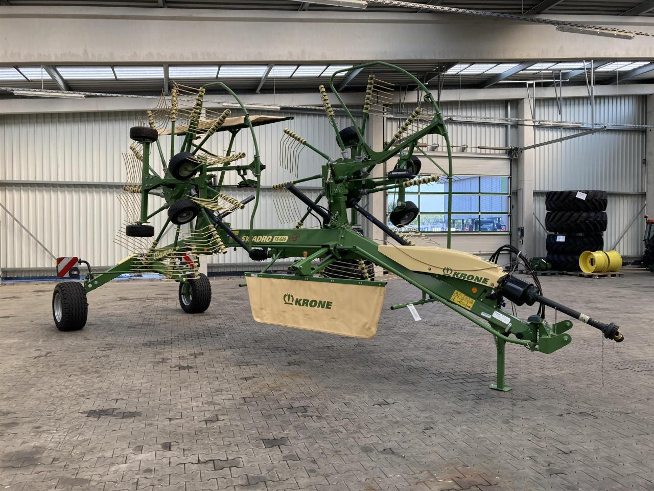 Krone Swadro TS 620 Twin - Ot toplama tırmığı: fotoğraf 1 Krone Swadro TS 620 Twin - Ot toplama tırmığı: fotoğraf 1