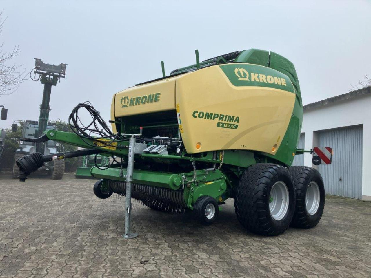 Krone V 180 XC Comprima - Silindirik balya makinesi: fotoğraf 1 Krone V 180 XC Comprima - Silindirik balya makinesi: fotoğraf 1