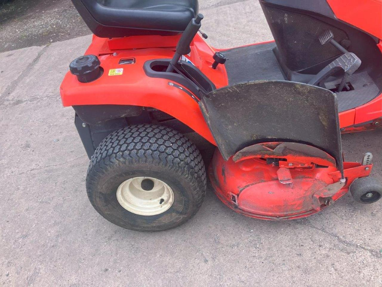 Kubota GR1600-ID-II - Çim biçme makinesi: fotoğraf 4 Kubota GR1600-ID-II - Çim biçme makinesi: fotoğraf 4