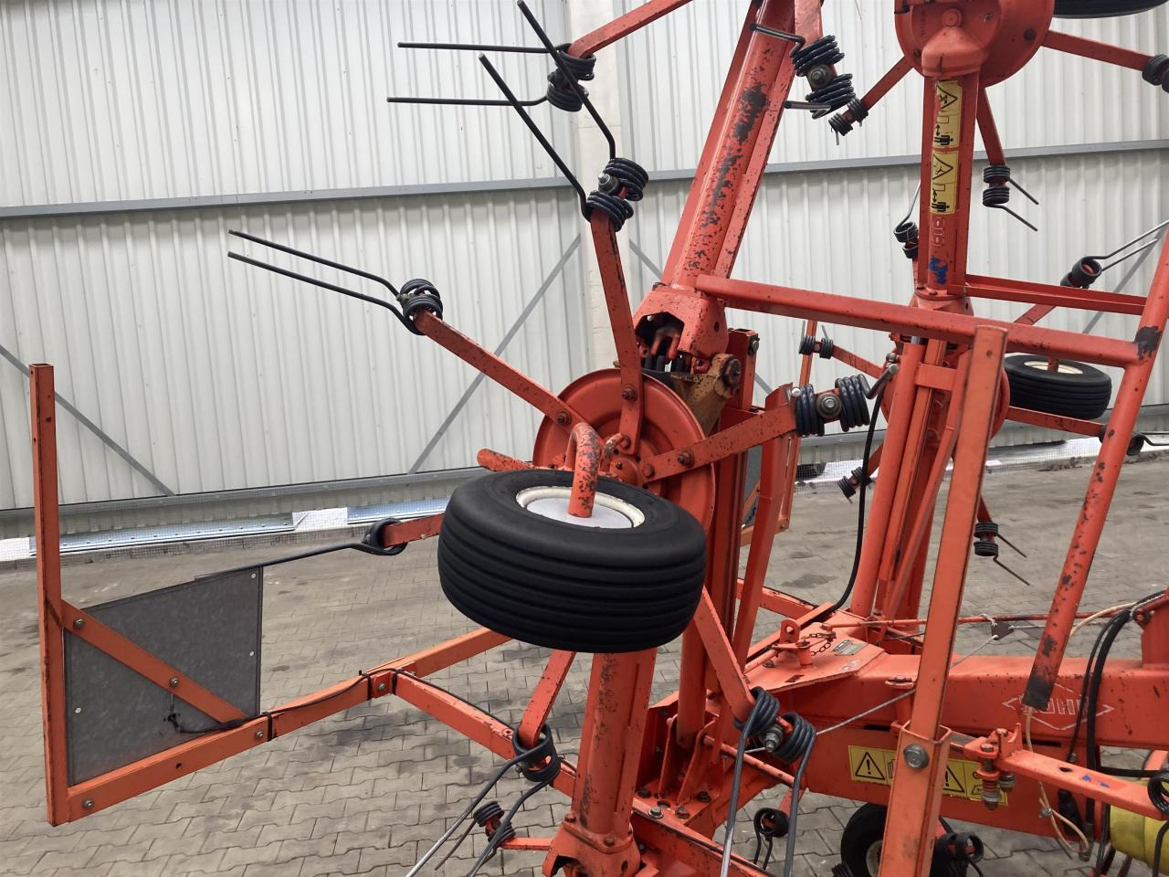 Kuhn GF 6301 MH - Ot toplama tırmığı: fotoğraf 3 Kuhn GF 6301 MH - Ot toplama tırmığı: fotoğraf 3