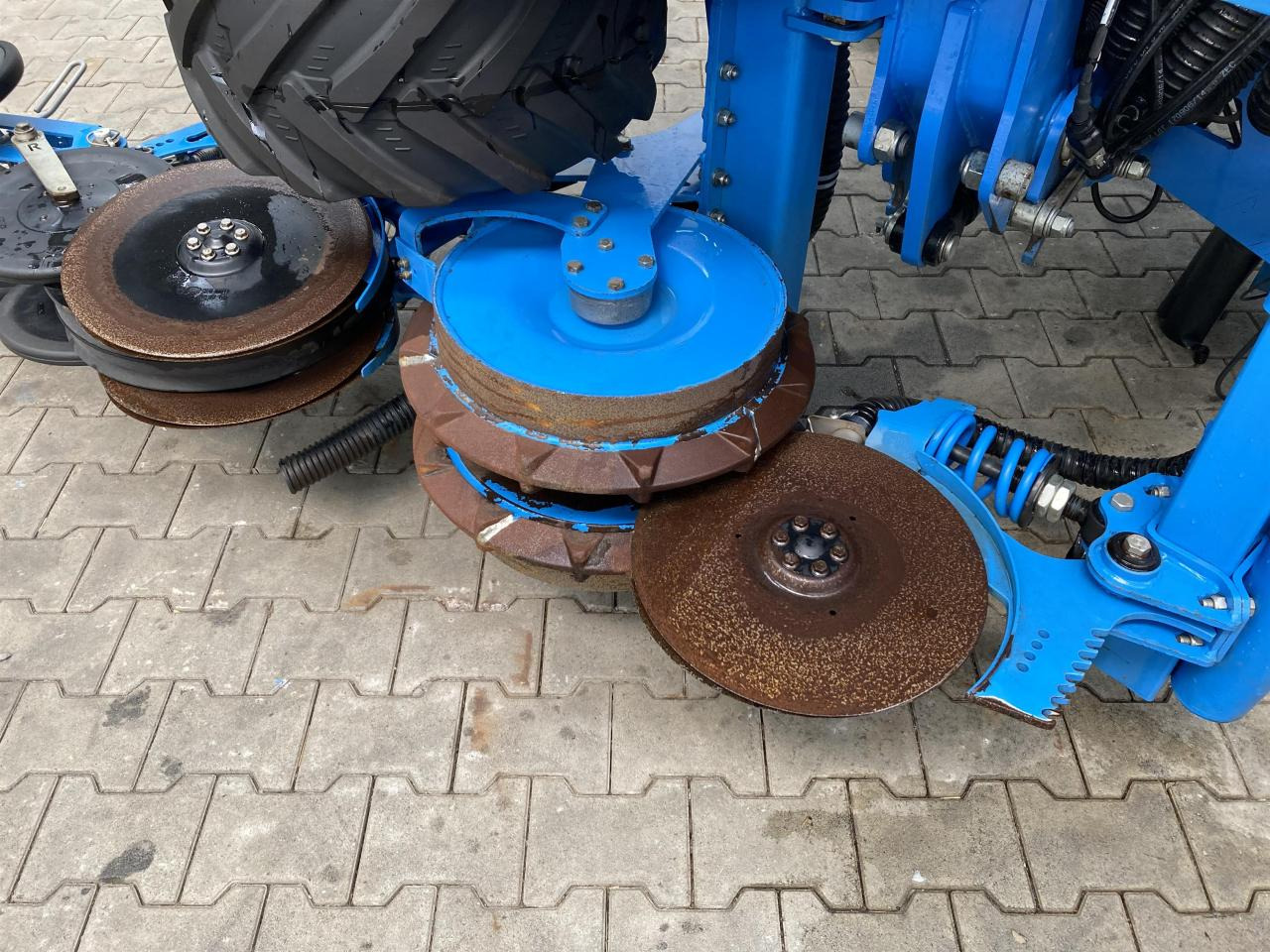 Lemken Azurit 9/8.75 - Hassas ekim makinesi: fotoğraf 3 Lemken Azurit 9/8.75 - Hassas ekim makinesi: fotoğraf 3