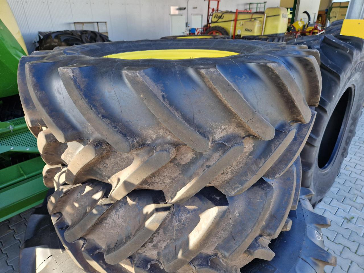 Michelin 420/70R24 - Lastik - Tarım araçları: fotoğraf 1 Michelin 420/70R24 - Lastik - Tarım araçları: fotoğraf 1