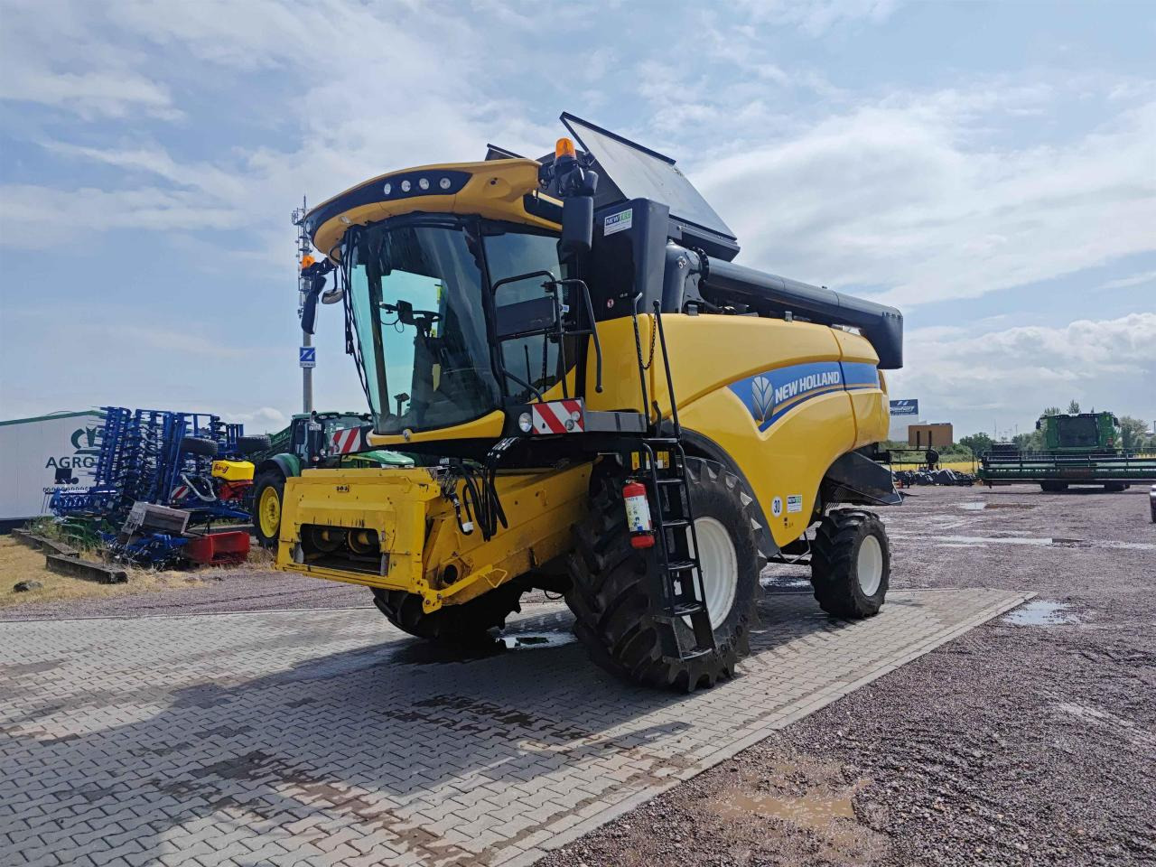 New Holland CX 5.80 - Biçerdöver: fotoğraf 1 New Holland CX 5.80 - Biçerdöver: fotoğraf 1