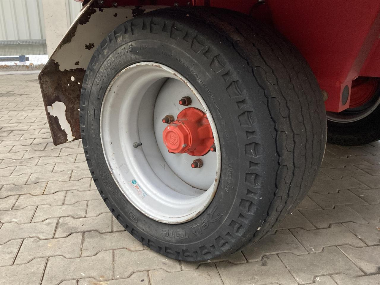 Trioliet Solomix 1 VL 1000 - Yem mikseri: fotoğraf 4 Trioliet Solomix 1 VL 1000 - Yem mikseri: fotoğraf 4