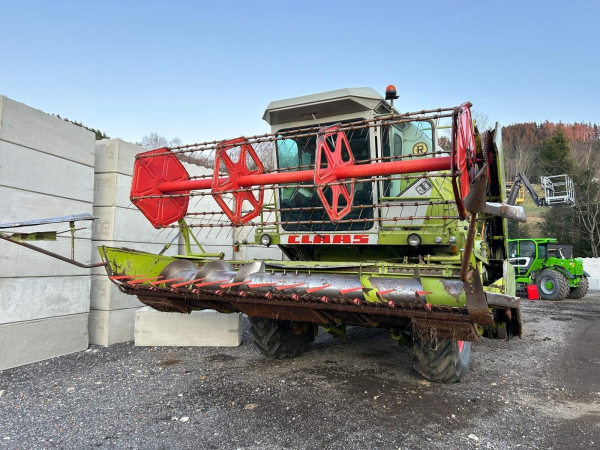 Claas Dominator 96 Mähdrescher - Biçerdöver: fotoğraf 1 Claas Dominator 96 Mähdrescher - Biçerdöver: fotoğraf 1