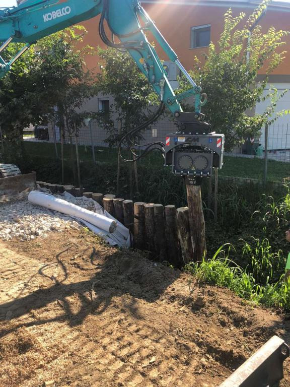 CM Crusher PV 60.100 Pile Driver - Kazık çakma makinası - İş makinaları: fotoğraf 1 CM Crusher PV 60.100 Pile Driver - Kazık çakma makinası - İş makinaları: fotoğraf 1