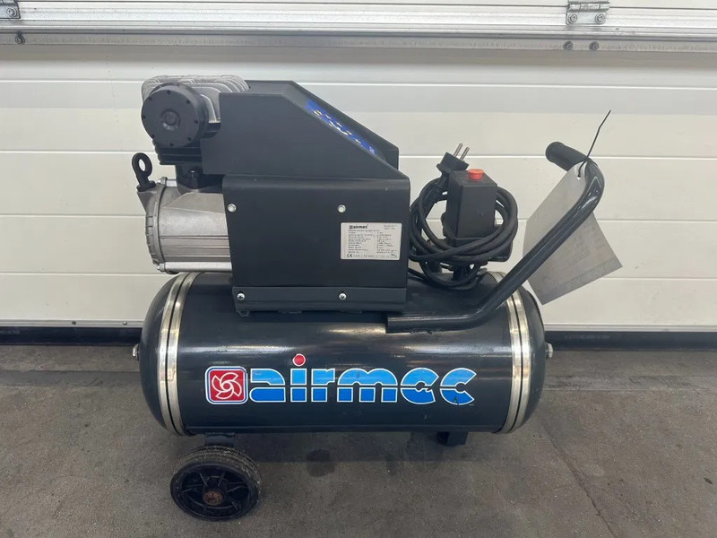 Airmec C25 Oliegesmeerde Zuigercompressor 1.65 PK 190 L / min 8 Bar Overstock - Hava kompresörü: fotoğraf 1 Airmec C25 Oliegesmeerde Zuigercompressor 1.65 PK 190 L / min 8 Bar Overstock - Hava kompresörü: fotoğraf 1