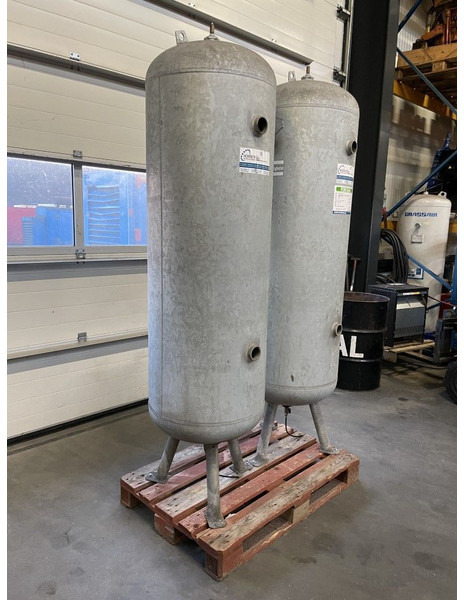 Atlas-Copco 500 Liter Gegalvaniseerde Verticale luchtketel 11 Bar (1 stuks) - Hava kompresörü: fotoğraf 1 Atlas-Copco 500 Liter Gegalvaniseerde Verticale luchtketel 11 Bar (1 stuks) - Hava kompresörü: fotoğraf 1