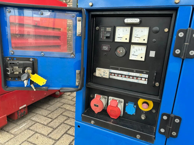 Atlas-Copco QAS 14 Yanmar Stamford 15 kVA Silent generatorset - Elektrikli jeneratör: fotoğraf 2 Atlas-Copco QAS 14 Yanmar Stamford 15 kVA Silent generatorset - Elektrikli jeneratör: fotoğraf 2