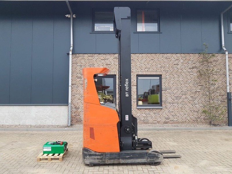 BT RRE180H Toyota 1.8 ton Triplex Freelift Sideshift Elektra Reachtruck - Reach truck: fotoğraf 1 BT RRE180H Toyota 1.8 ton Triplex Freelift Sideshift Elektra Reachtruck - Reach truck: fotoğraf 1