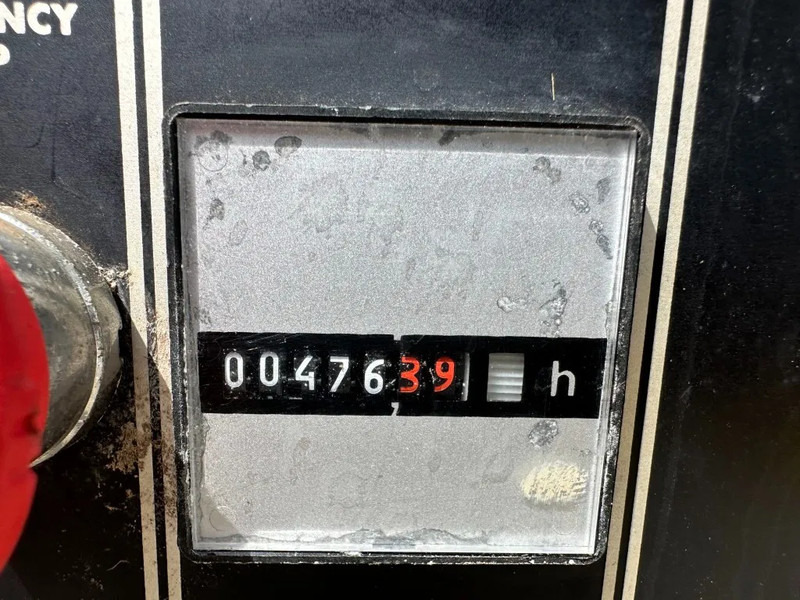 Cummins 4B3.9 SDMO Leroy Somer 40 kVA noodstroom generatorset 476 hours - Elektrikli jeneratör: fotoğraf 5 Cummins 4B3.9 SDMO Leroy Somer 40 kVA noodstroom generatorset 476 hours - Elektrikli jeneratör: fotoğraf 5