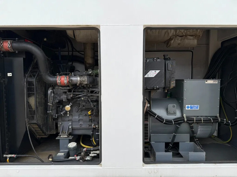 Cummins QSL9-G8 Stamford 300 kVA Supersilent Rental generatorset - Elektrikli jeneratör: fotoğraf 5 Cummins QSL9-G8 Stamford 300 kVA Supersilent Rental generatorset - Elektrikli jeneratör: fotoğraf 5