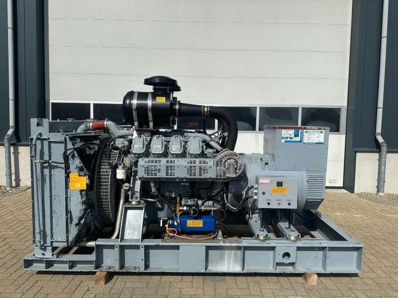 Iveco GE 8281 SRI27 00A71 Mecc Alte Spa 450 kVA generatorset ex Emergency 160 hours - Elektrikli jeneratör: fotoğraf 1 Iveco GE 8281 SRI27 00A71 Mecc Alte Spa 450 kVA generatorset ex Emergency 160 hours - Elektrikli jeneratör: fotoğraf 1