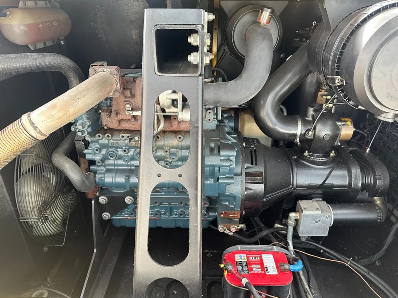 Kaeser M80 Kubota 8.1 m3 / min 7 Bar 55 kW Mobiele Silent Diesel Compressor - Hava kompresörü: fotoğraf 3 Kaeser M80 Kubota 8.1 m3 / min 7 Bar 55 kW Mobiele Silent Diesel Compressor - Hava kompresörü: fotoğraf 3