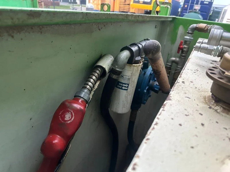 Depolama tankı Kiwa IBC Steenbergen 2000 liter Dieseltank met handpomp Milieutank: fotoğraf 12 Depolama tankı Kiwa IBC Steenbergen 2000 liter Dieseltank met handpomp Milieutank: fotoğraf 12
