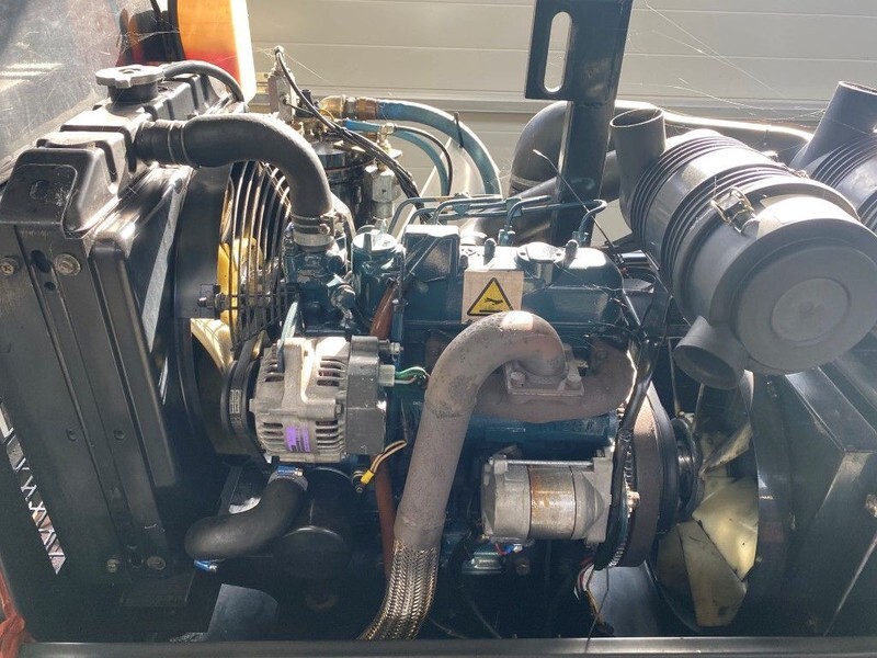 Kubota D1105 Sullair 15.5 kW 7 bar diesel schroefcompressor met nakoeler - Hava kompresörü: fotoğraf 4 Kubota D1105 Sullair 15.5 kW 7 bar diesel schroefcompressor met nakoeler - Hava kompresörü: fotoğraf 4