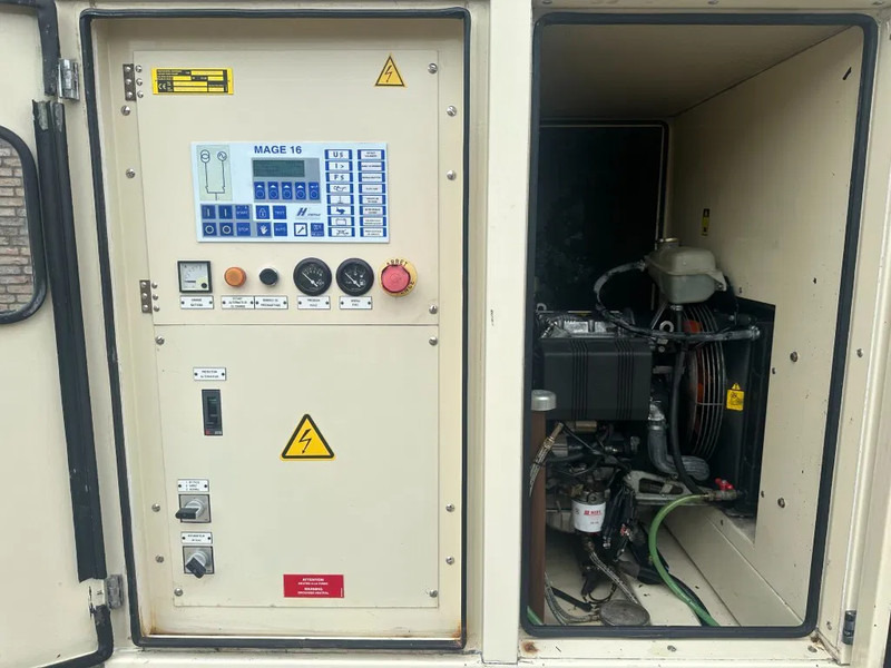 Lombardini LDW 702 Mecc Alte Spa 5 kVA Supersilent noodstroom generatorset as New ! - Elektrikli jeneratör: fotoğraf 2 Lombardini LDW 702 Mecc Alte Spa 5 kVA Supersilent noodstroom generatorset as New ! - Elektrikli jeneratör: fotoğraf 2