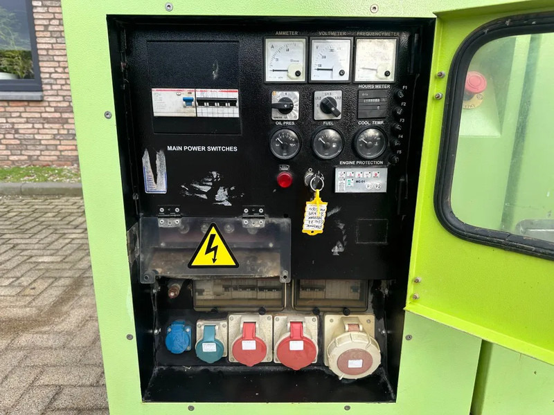 Pramac GSW22 Yanmar Mecc Alte Spa 22 kVA Silent generatorset - Elektrikli jeneratör: fotoğraf 2 Pramac GSW22 Yanmar Mecc Alte Spa 22 kVA Silent generatorset - Elektrikli jeneratör: fotoğraf 2