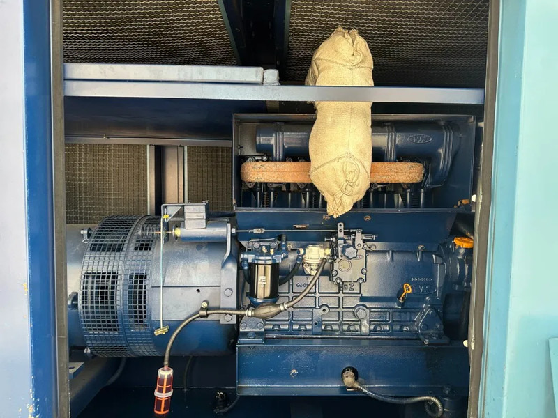 SDMO VM Leroy Somer 30 kVA Silent noodstroom generatorset - Elektrikli jeneratör: fotoğraf 3 SDMO VM Leroy Somer 30 kVA Silent noodstroom generatorset - Elektrikli jeneratör: fotoğraf 3