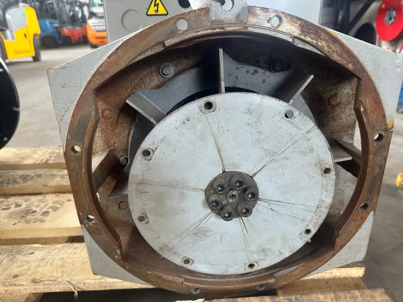 Stamford BC.I184G1 Alternator 30 kVa generatordeel - Elektrikli jeneratör: fotoğraf 5 Stamford BC.I184G1 Alternator 30 kVa generatordeel - Elektrikli jeneratör: fotoğraf 5