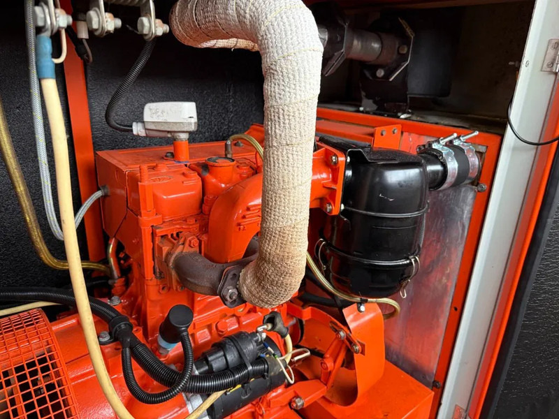 Elektrikli jeneratör VM Leroy Somer 20 kVA gedempte noodstroom generatorset 514 hours: fotoğraf 12 Elektrikli jeneratör VM Leroy Somer 20 kVA gedempte noodstroom generatorset 514 hours: fotoğraf 12