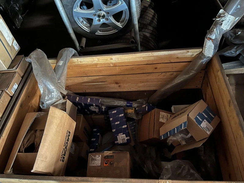 DAF diverse NOS oude voorraad nieuwe delen - Motor rondelası - Kamyon: fotoğraf 2 DAF diverse NOS oude voorraad nieuwe delen - Motor rondelası - Kamyon: fotoğraf 2