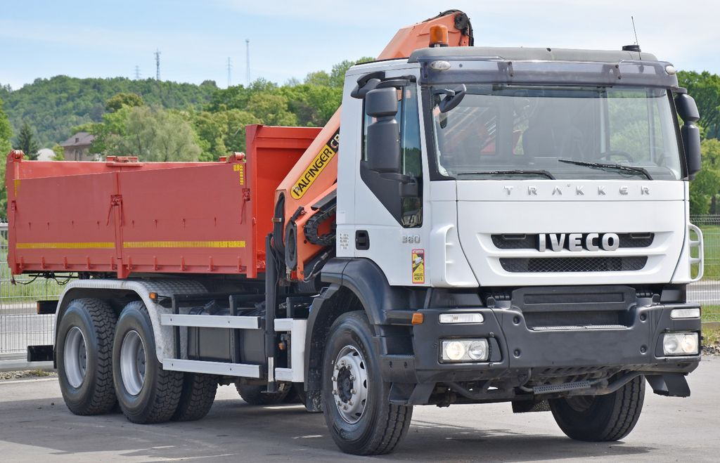 Iveco TRAKKER 360 * Kipper 5,60m* KRAN /FUNK * 6x4 - Vinçli kamyon, Damperli kamyon: fotoğraf 3 Iveco TRAKKER 360 * Kipper 5,60m* KRAN /FUNK * 6x4 - Vinçli kamyon, Damperli kamyon: fotoğraf 3