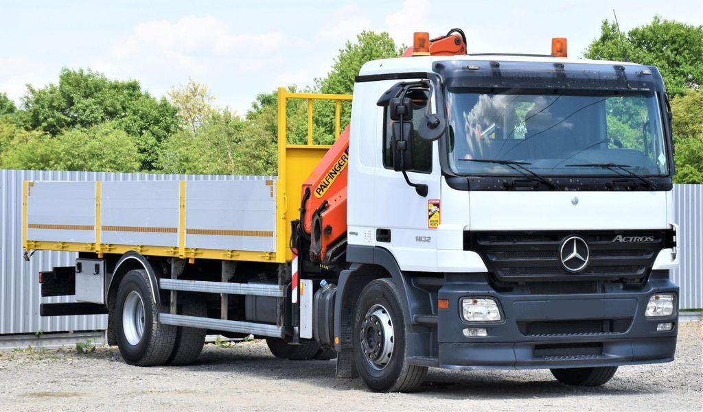 Mercedes-Benz ACTROS 1832 PRITSCHE 6,70m * PK 15500*TOPZUSTAND Mercedes-Benz ACTROS 1832 PRITSCHE 6,70m * PK 15500*TOPZUSTAND - Vinçli kamyon: fotoğraf 3 Mercedes-Benz ACTROS 1832 PRITSCHE 6,70m * PK 15500*TOPZUSTAND Mercedes-Benz ACTROS 1832 PRITSCHE 6,70m * PK 15500*TOPZUSTAND - Vinçli kamyon: fotoğraf 3