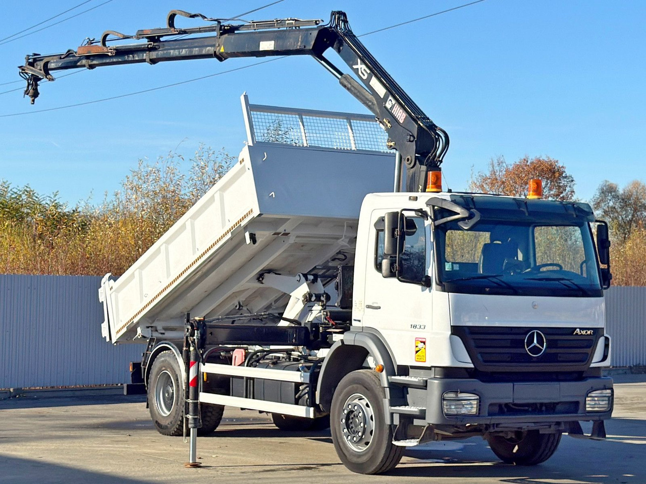 Mercedes-Benz AXOR 1833 * HIAB 144 B - 3 HIDUO + FUNK * TOP - Vinçli kamyon: fotoğraf 2 Mercedes-Benz AXOR 1833 * HIAB 144 B - 3 HIDUO + FUNK * TOP - Vinçli kamyon: fotoğraf 2