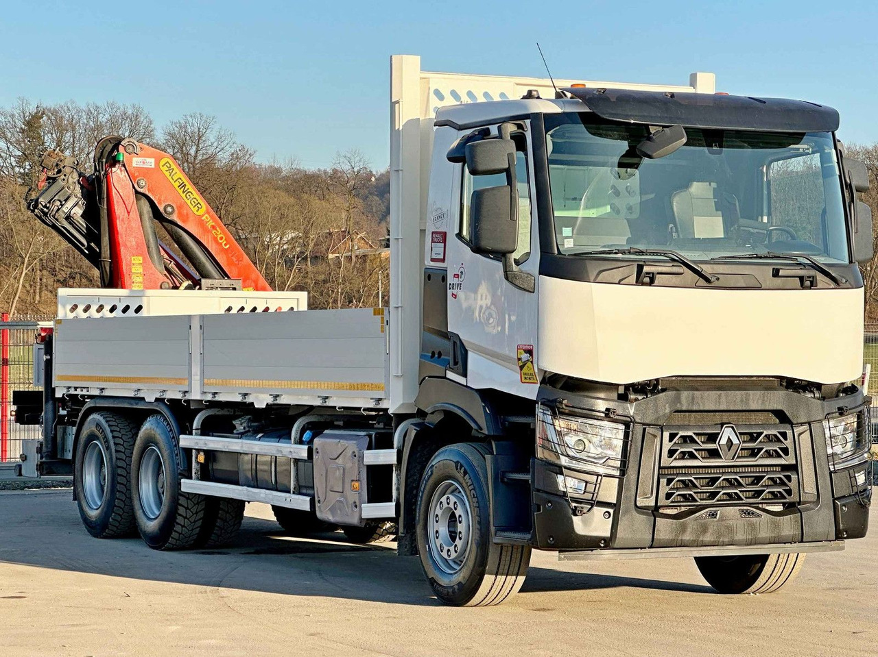 Renault C 380 *PRITSCHE 6,80m * PK 20001 - KC + FUNK*6x4 - Vinçli kamyon, Sal/ Açık kasa kamyon: fotoğraf 3 Renault C 380 *PRITSCHE 6,80m * PK 20001 - KC + FUNK*6x4 - Vinçli kamyon, Sal/ Açık kasa kamyon: fotoğraf 3