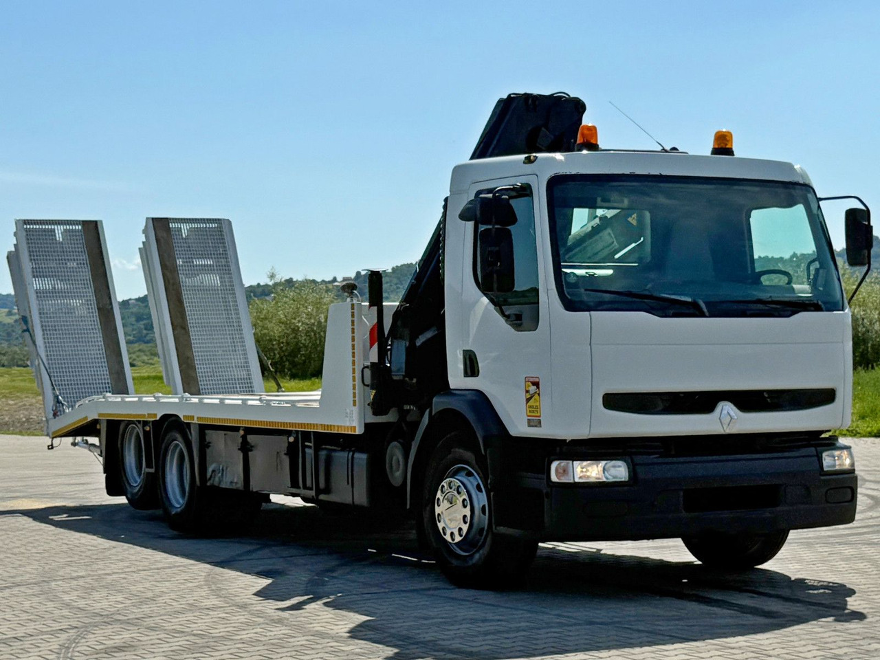 Renault KERAX 320 DCI* ABSCHLEPPWAGEN 7,35m + HIAB 140A - Çekici kamyonu: fotoğraf 4 Renault KERAX 320 DCI* ABSCHLEPPWAGEN 7,35m + HIAB 140A - Çekici kamyonu: fotoğraf 4