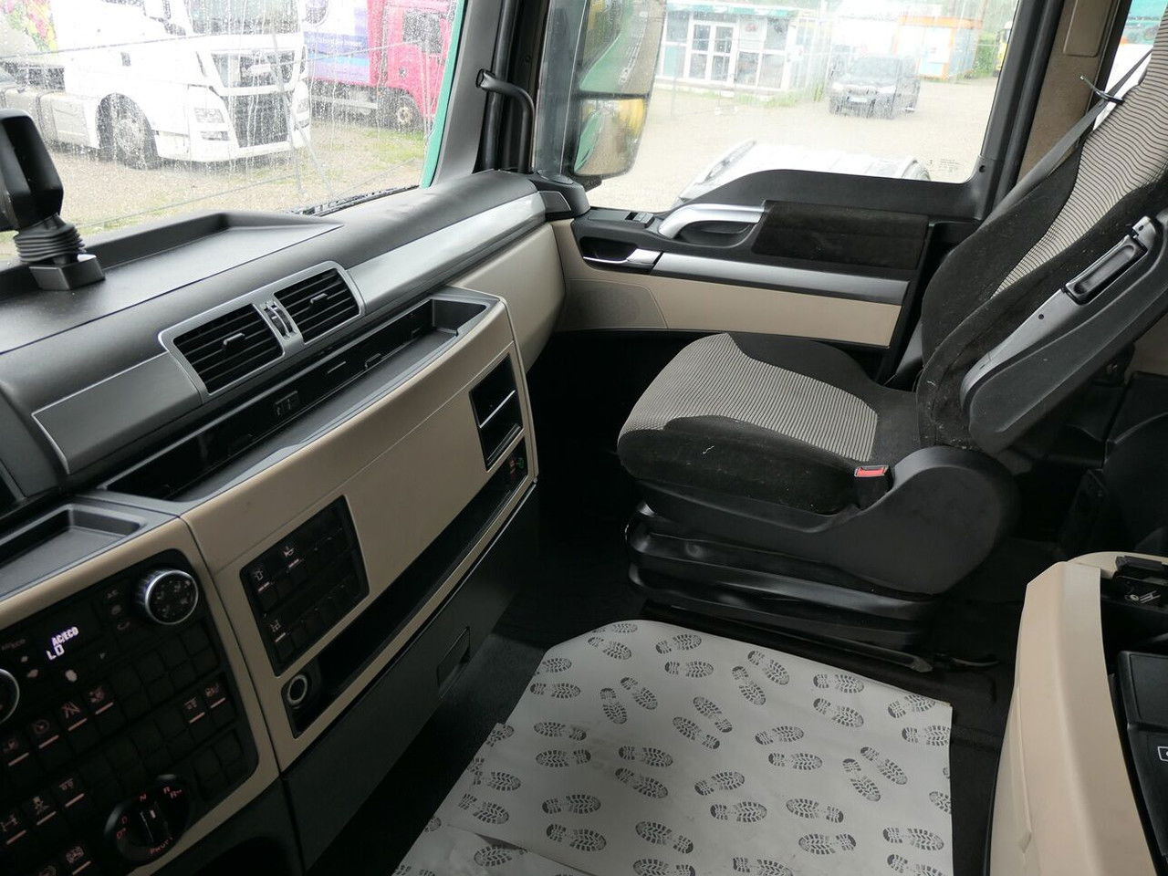 Araba taşıyıcı kamyon MAN TGX 24 24.500: fotoğraf 9