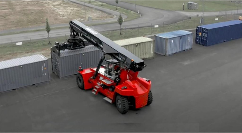 Kalmar DRU450-62S5 - Reachstacker: fotoğraf 2 Kalmar DRU450-62S5 - Reachstacker: fotoğraf 2