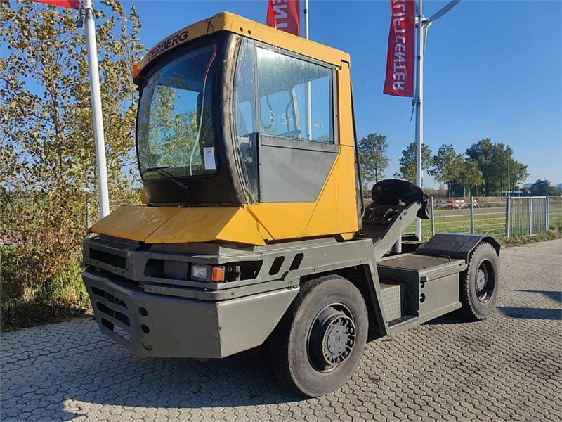 Terberg RT222 4x4 - Terminal çekiciler: fotoğraf 1 Terberg RT222 4x4 - Terminal çekiciler: fotoğraf 1