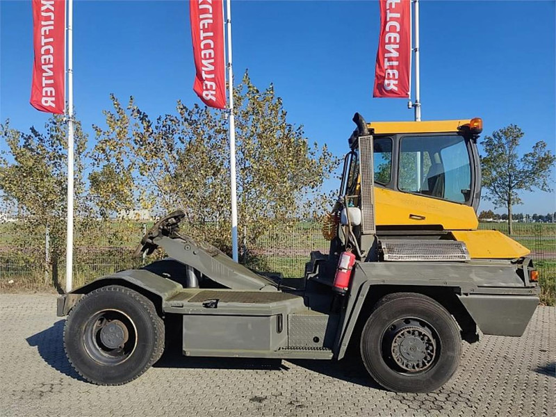 Terberg RT222 4x4 - Terminal çekiciler: fotoğraf 2 Terberg RT222 4x4 - Terminal çekiciler: fotoğraf 2